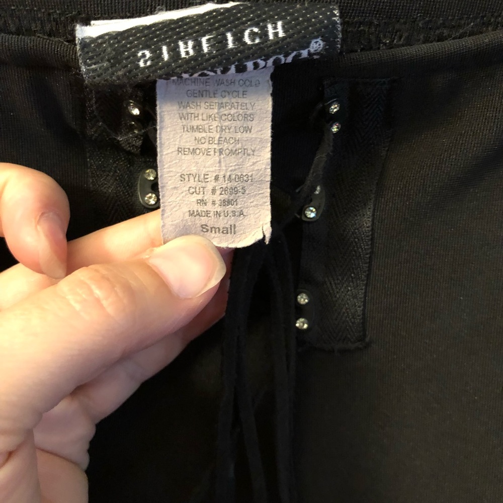 🌷 5/$15.00 Black Pants - Picture 4 of 4
